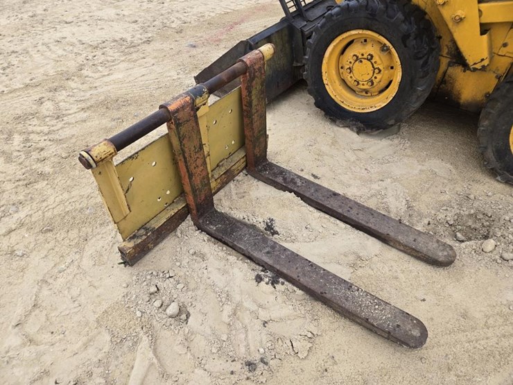 john-deere-570-image-3