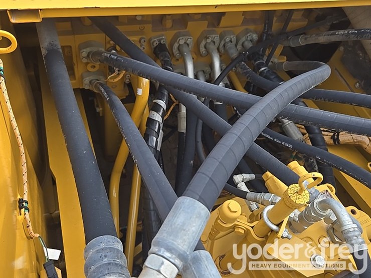 2019-caterpillar-336-image-45