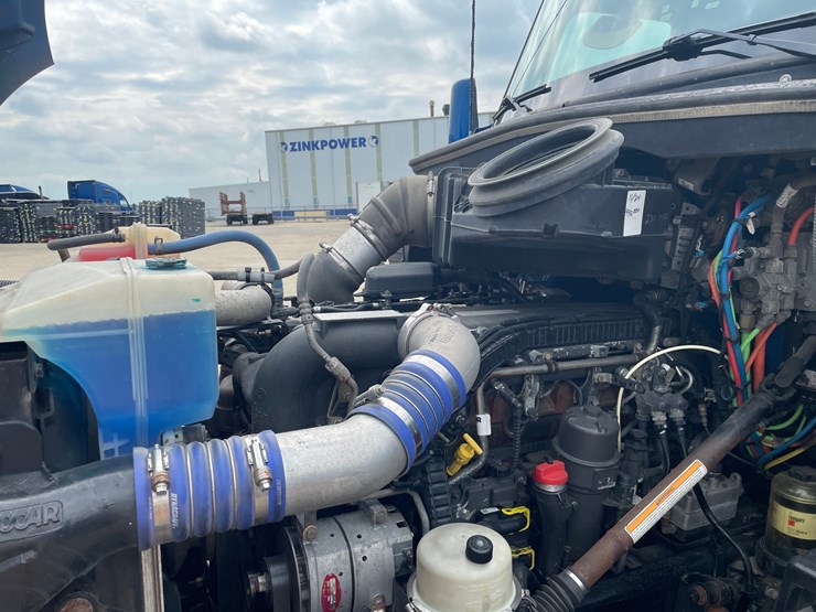 2020-kenworth-t680-image-37