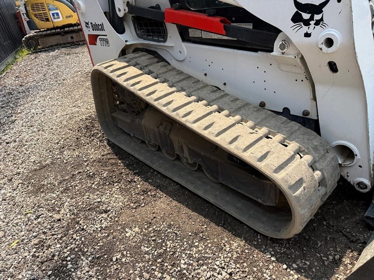 2020-bobcat-t770-image-12