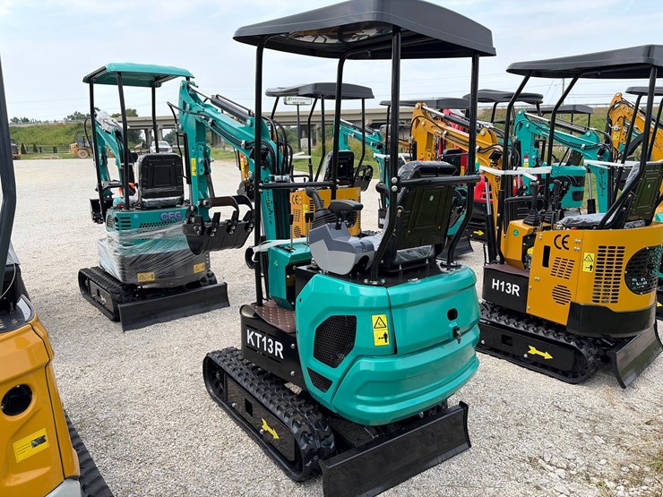 #409-•-unused-cfg-industrial-kt13r-mini-excavator-image-3