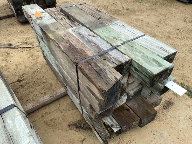 #3631-•-bundle-of-used-guard-rail-posts-image-1