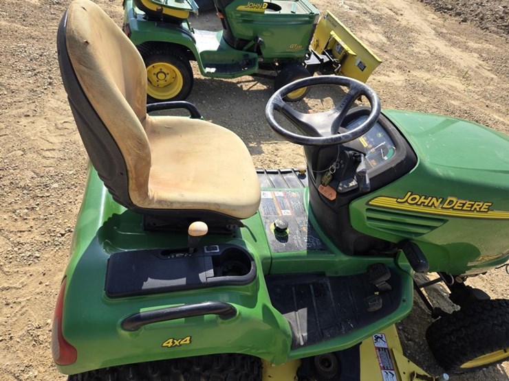 john-deere-x585-image-13