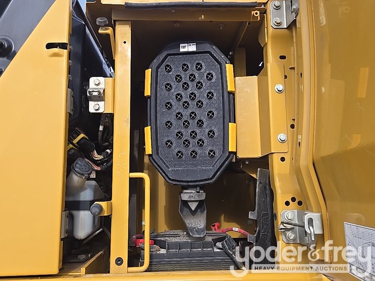 2019-caterpillar-336-image-29