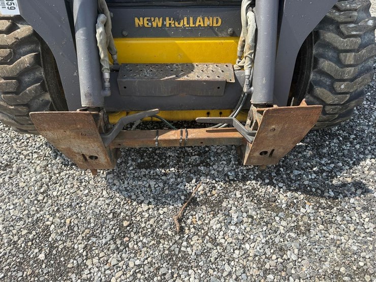 2012-new-holland-l230-image-9