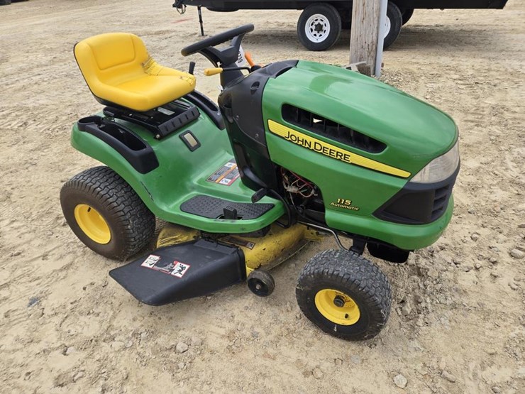 john-deere-115-image-3
