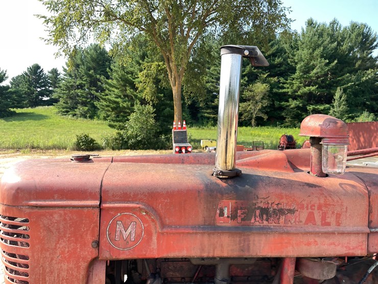 #300-•-1951-farmall-m-tractor-image-13