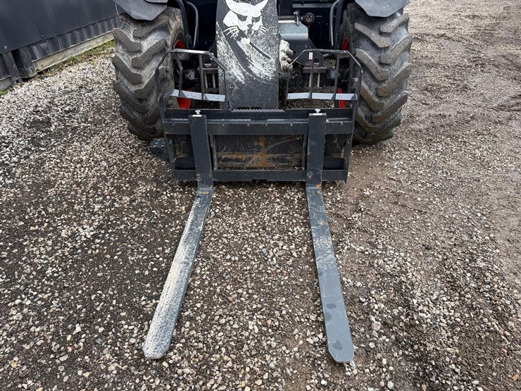2022-bobcat-tl619-image-9