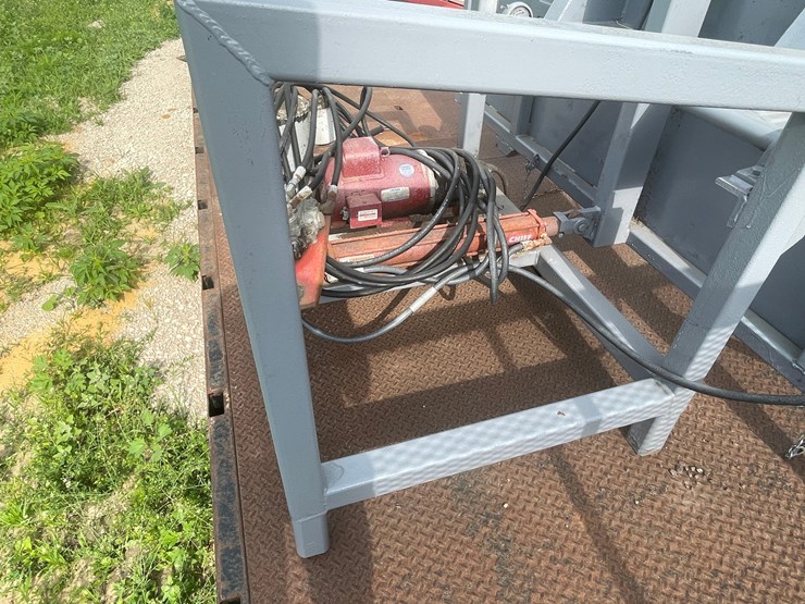 #303-•-tidenberg-heavy-duty-lay-down-cattle-chute-image-19