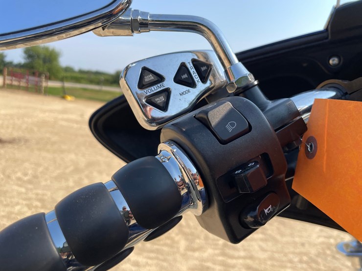 #1216-•-2013-yamaha-v-star-1300cc-motorcycle-(has-wi-title)-image-29