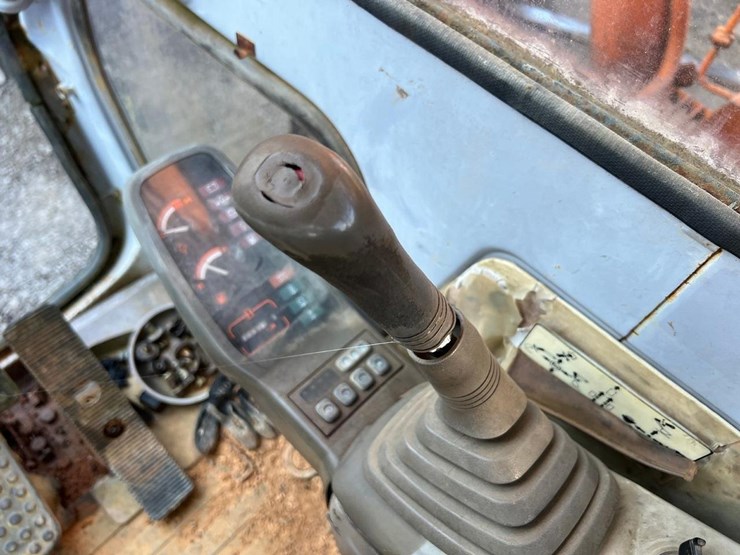 hitachi-ex200-image-21