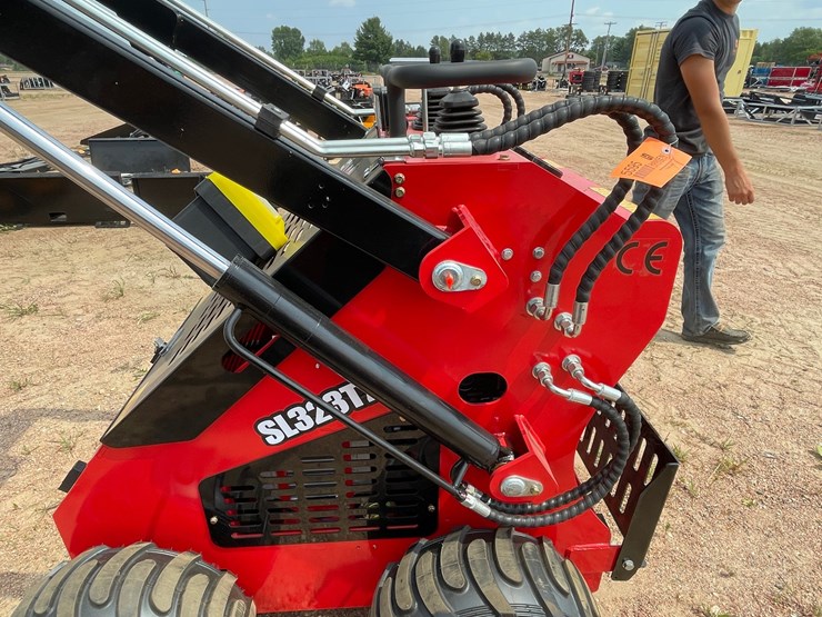 #5595-•-mms-sl-323tz-mini-skid-steer-loader-(mosinee,-wi)-image-12