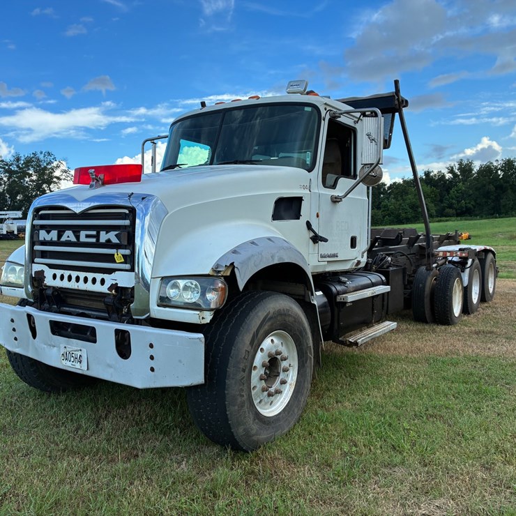 #3706 • Mack Hook Roll Off Truck