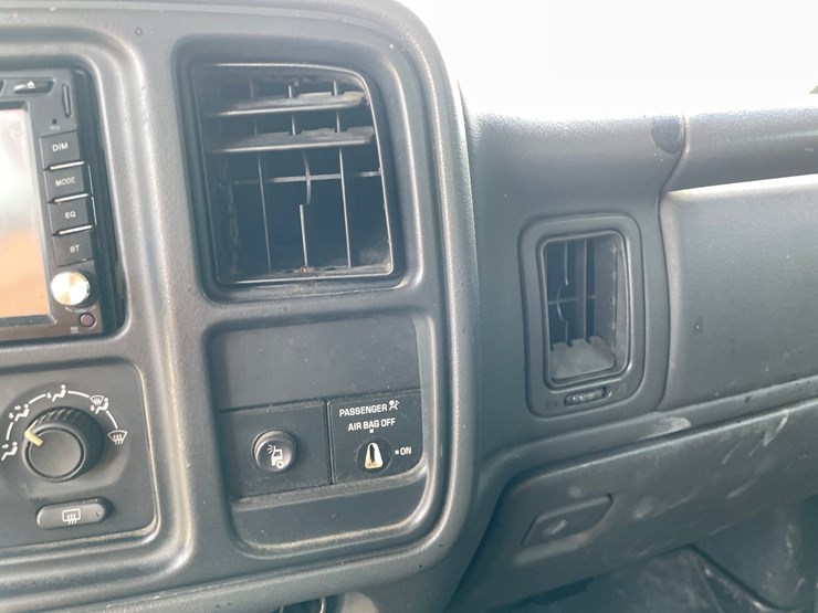 2003-chevrolet-silverado-2500hd-image-66