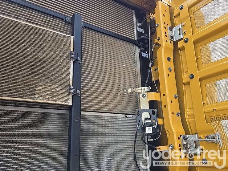 2019-caterpillar-336-image-38