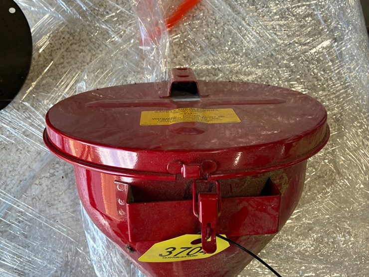 #3704-•-safety-funnel-for-55-gallon-drum-image-3