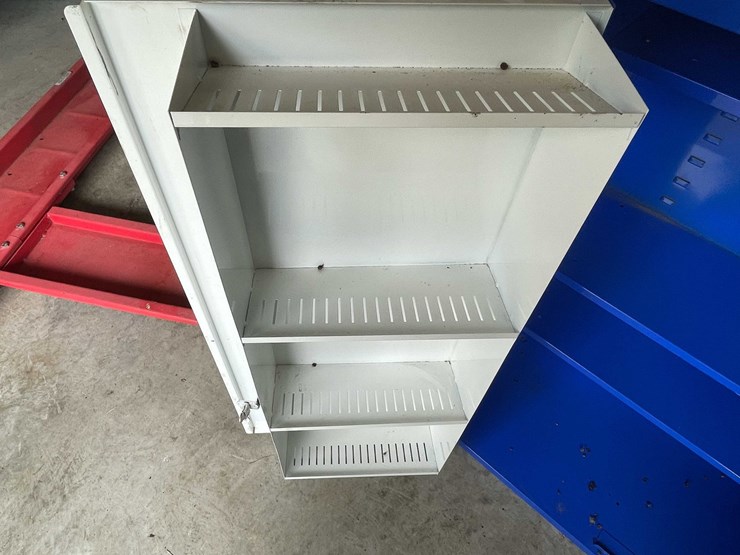 #5742-•-(2)-metal-shop-cabinet-image-10