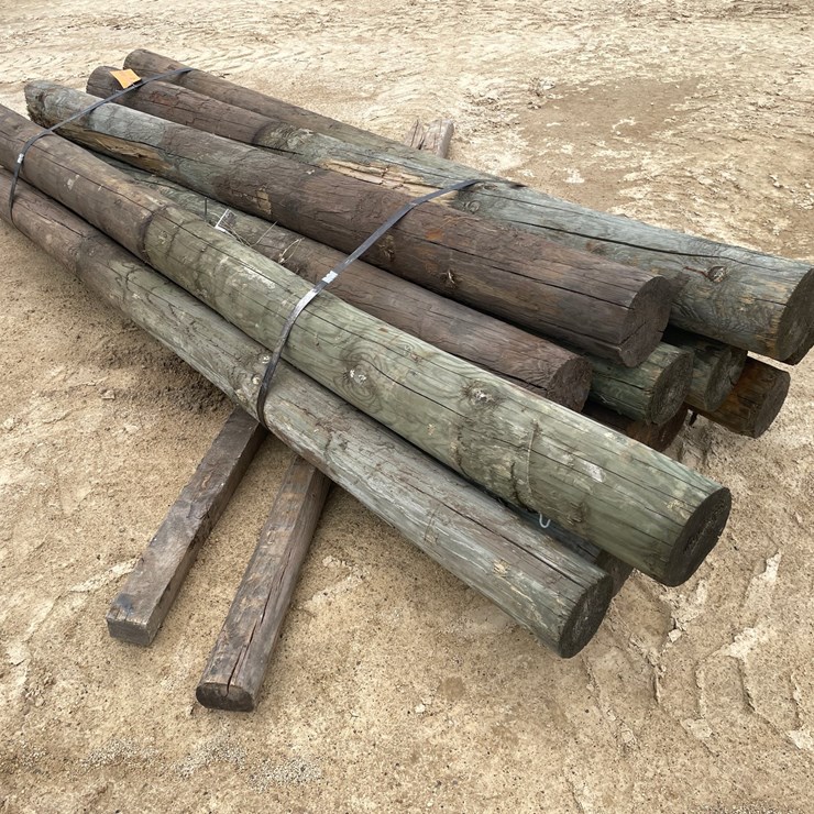 #3616 • Bundle of Used Round Posts