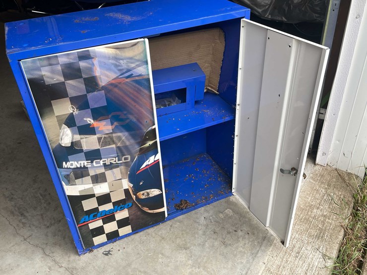 #5742-•-(2)-metal-shop-cabinet-image-6