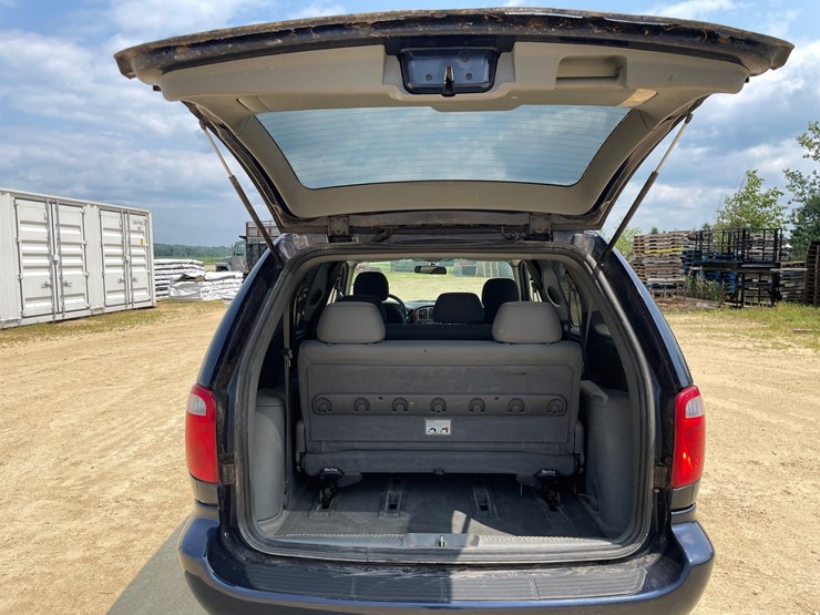 2006-chrysler-town-&-country-image-50