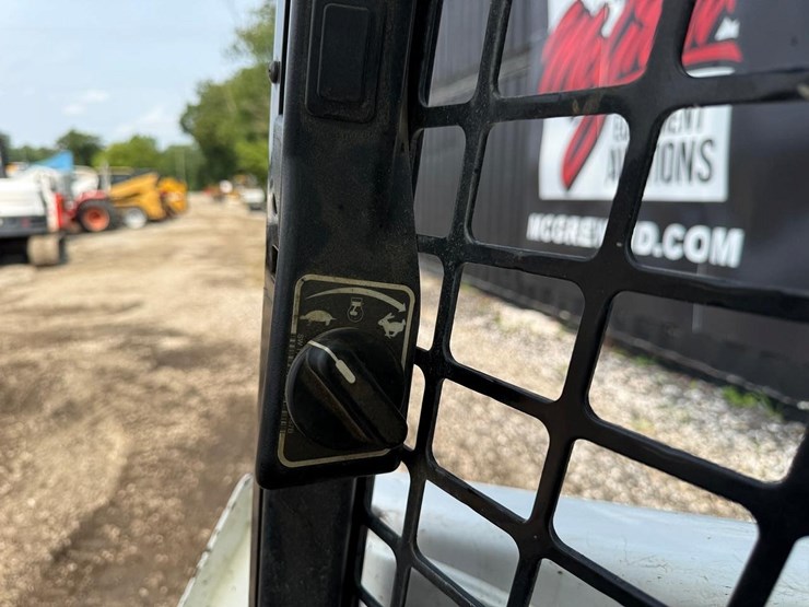 2019-bobcat-t595-image-22