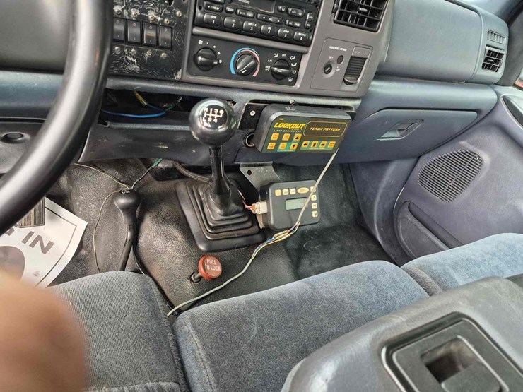 2000-ford-f550-image-42