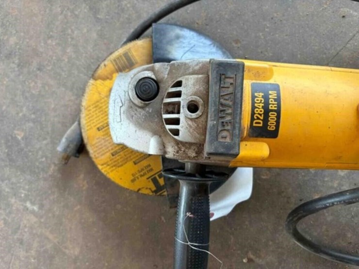 dewalt-sander/grinder-image-2