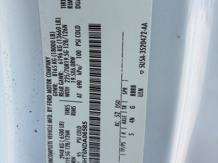 2022-ford-f550-xl-image-16