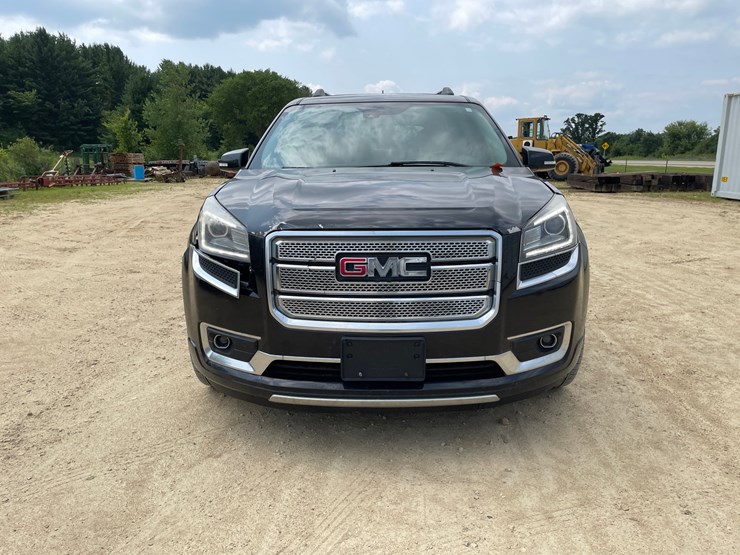 2014-gmc-acadia-denali-image-2