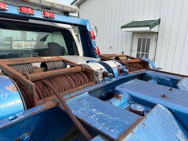 2000-ford-f550-image-17