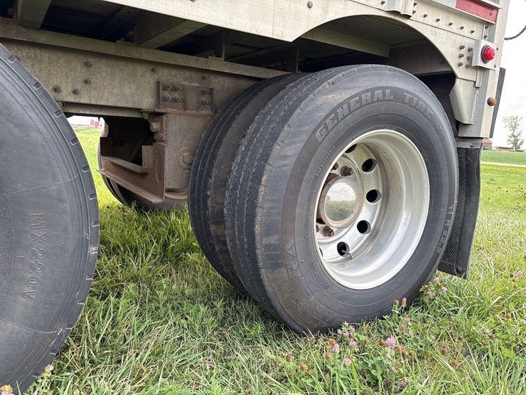2014-wilson-livestock-trailer-image-56