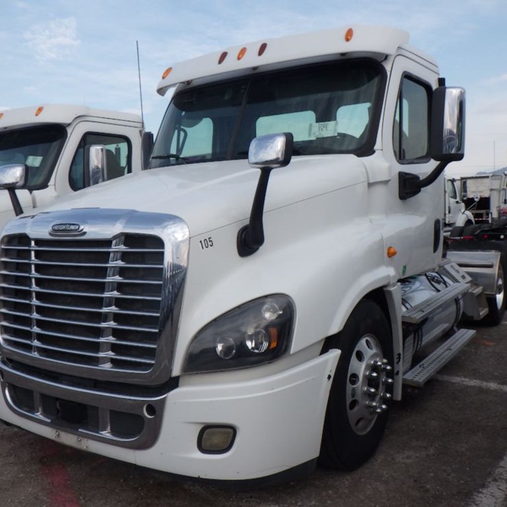 2014 FREIGHTLINER CASCADIA 116