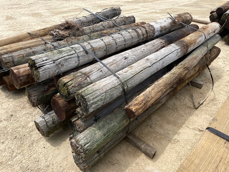 #3613-•-bundle-of-used-round-posts-image-4
