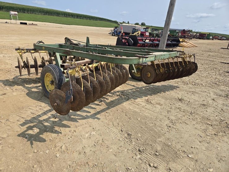 john-deere-14-image-10