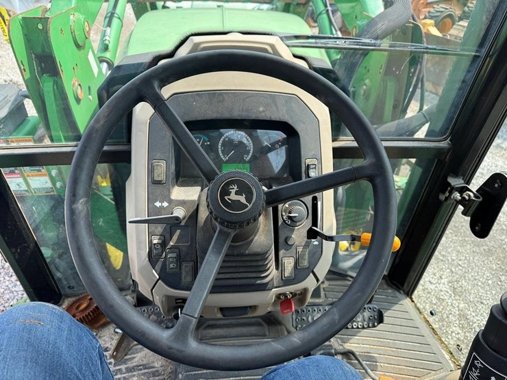 2016-john-deere-5055e-image-22