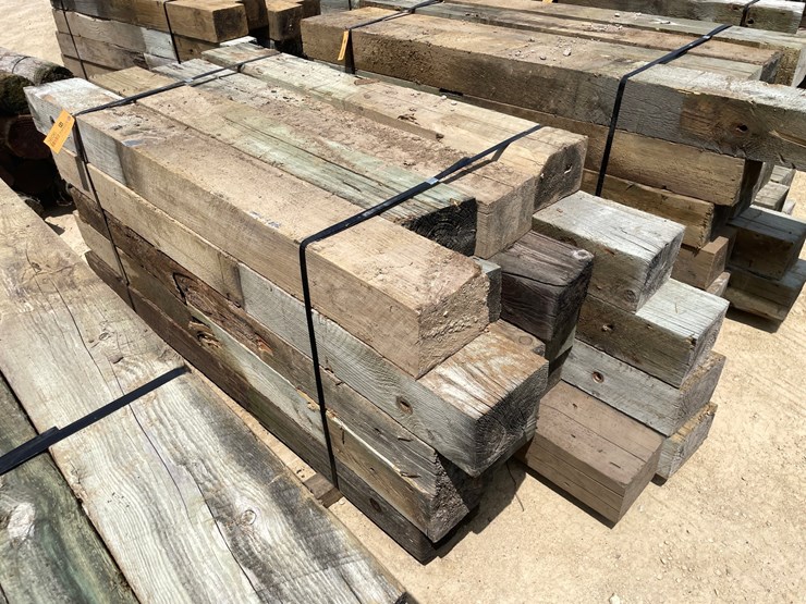 #3606-•-bundle-of-used-guard-rail-posts-image-1