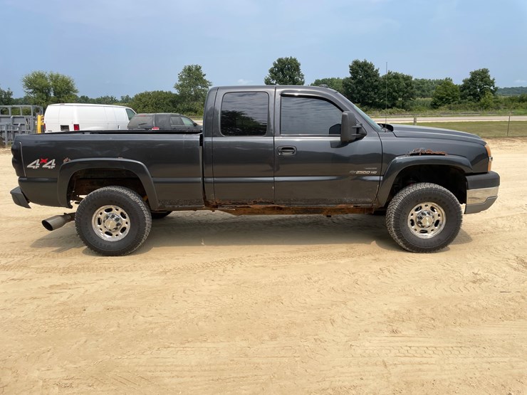 2003-chevrolet-silverado-2500hd-image-4
