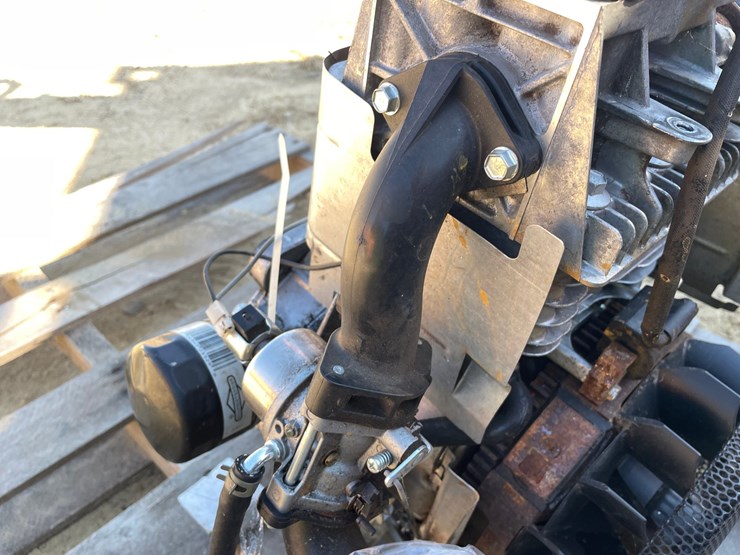 #3588-•-motor-off-of-a-dr-brush-mower-image-7