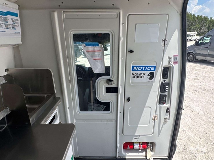 2021-mercedes-benz-sprinter-4500-image-28