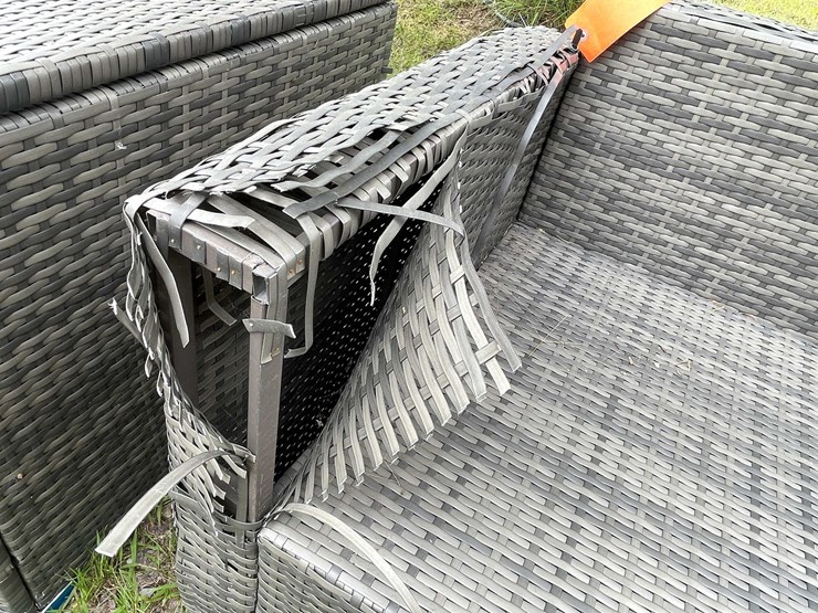 #5746-•-outdoor-furniture-image-5