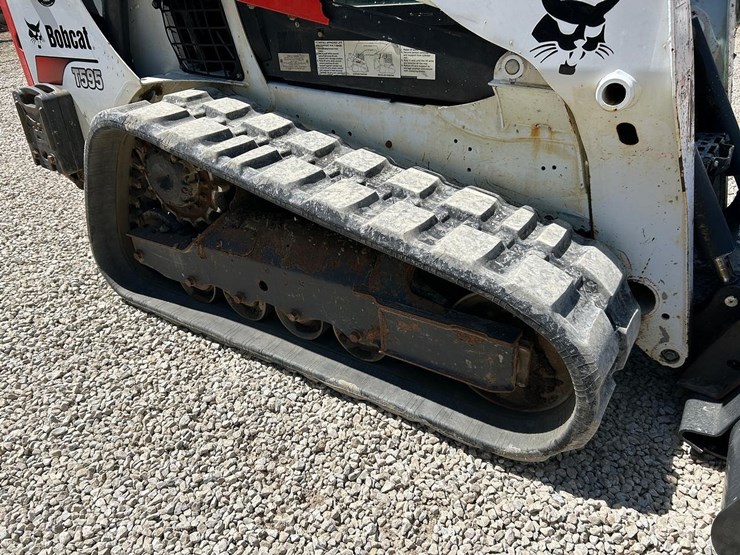 2019-bobcat-t595-image-12