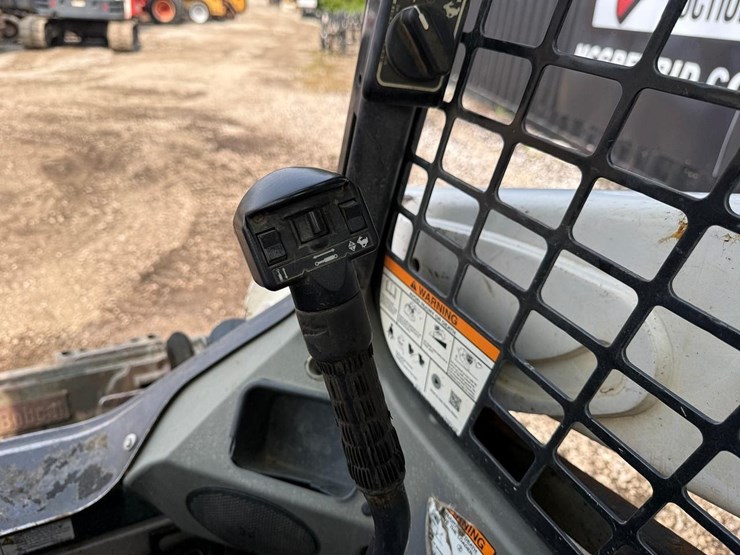 2019-bobcat-t595-image-21