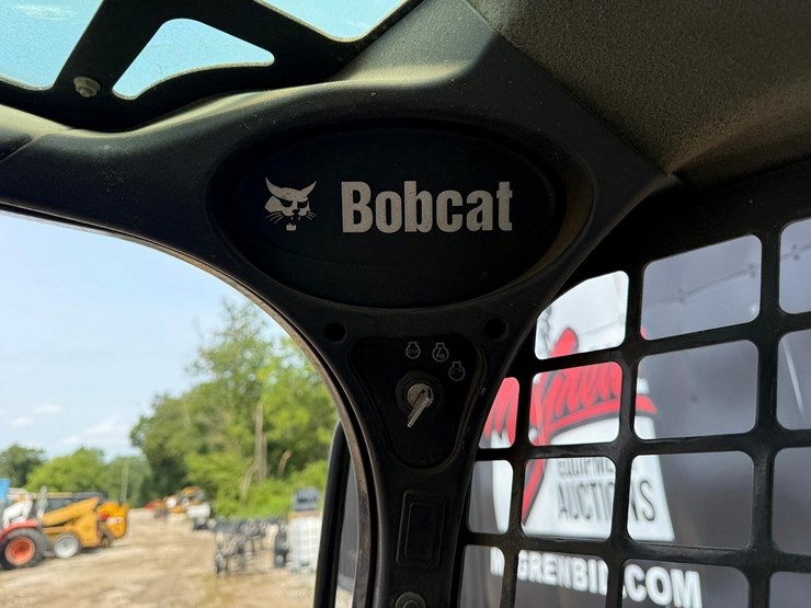 2019-bobcat-t595-image-23