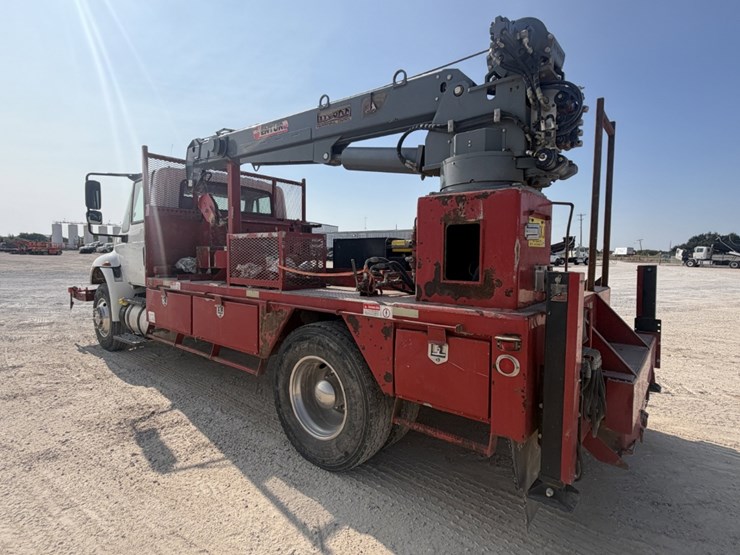 2018-international-durastar-4300-image-7