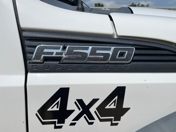 2015-ford-f550-image-10