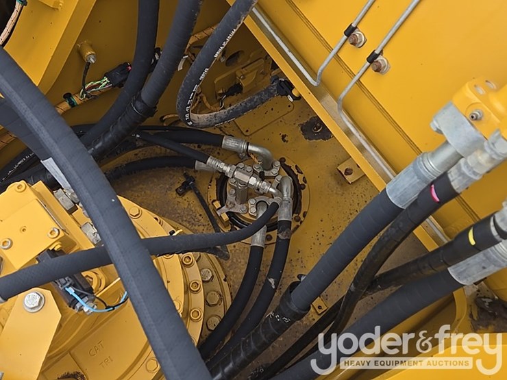 2019-caterpillar-336-image-47