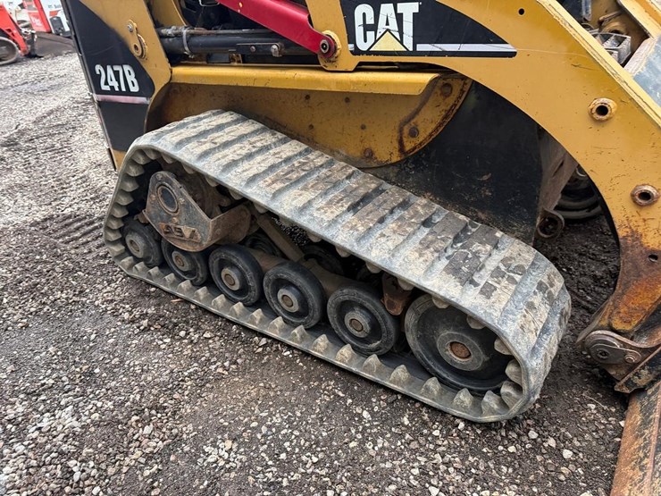 2004-caterpillar-247b-image-13