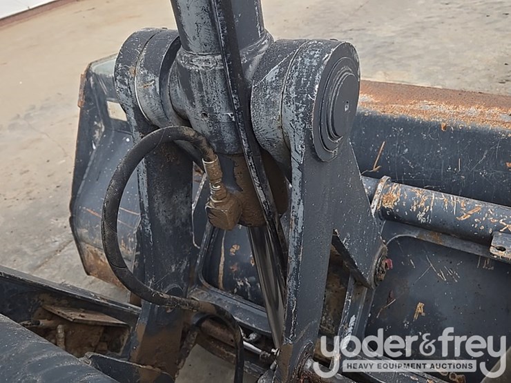 2014-deere-310sk-image-25
