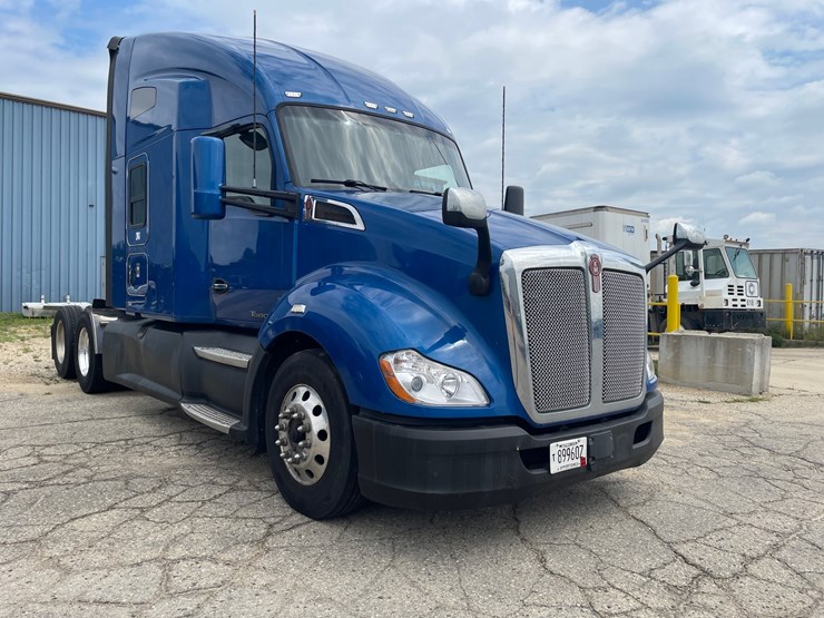 2022-kenworth-t680-image-3