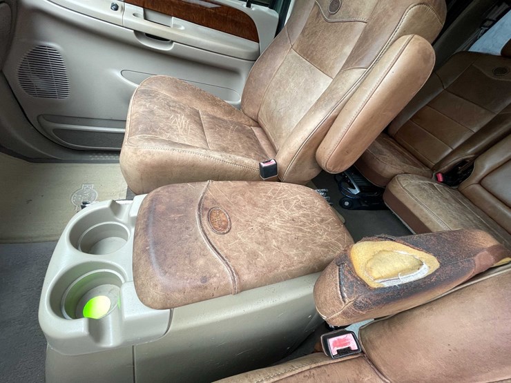 #5703-•-2004-king-ranch-ford-(has-wi-title)-image-83
